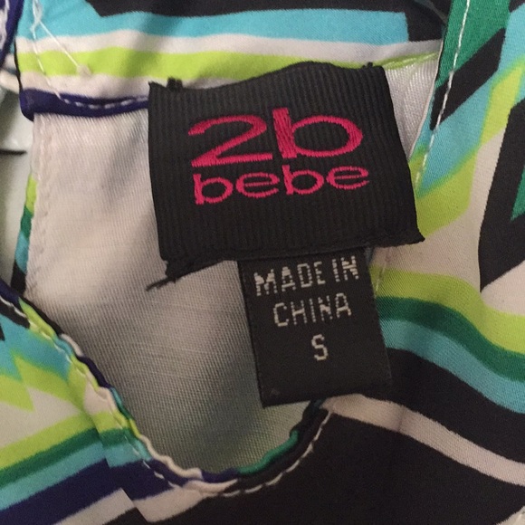 Bebe keyhole sleeveless blouse - Picture 3 of 3